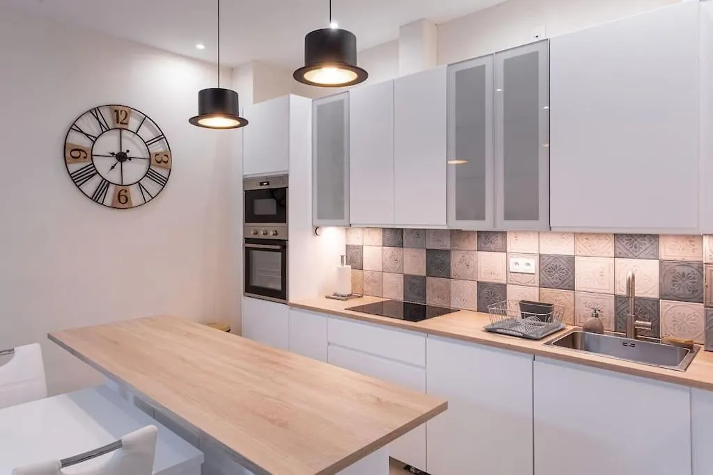 Luxury Apt With Large Terrace On Famous Rue D'Antibes! - Pasteur Apt By Halldis Cannes France