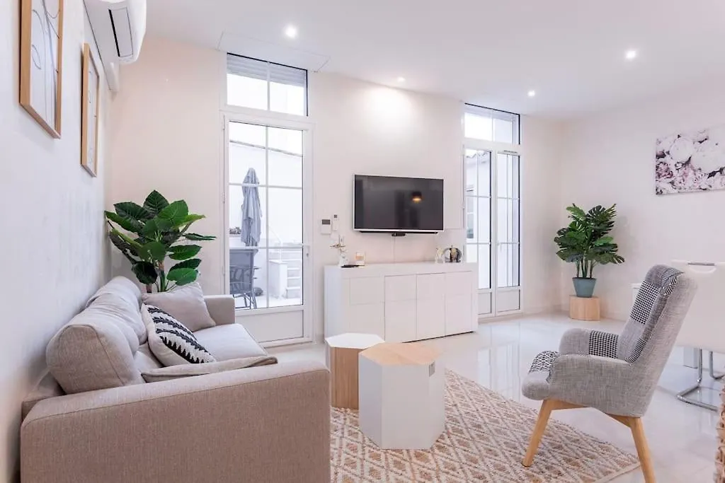 Luxury Apt With Large Terrace On Famous Rue D'Antibes! - Pasteur Apt By Halldis Cannes