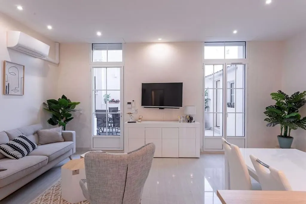 Luxury Apt With Large Terrace On Famous Rue D'Antibes! - Pasteur Apt By Halldis Cannes 0*,  France