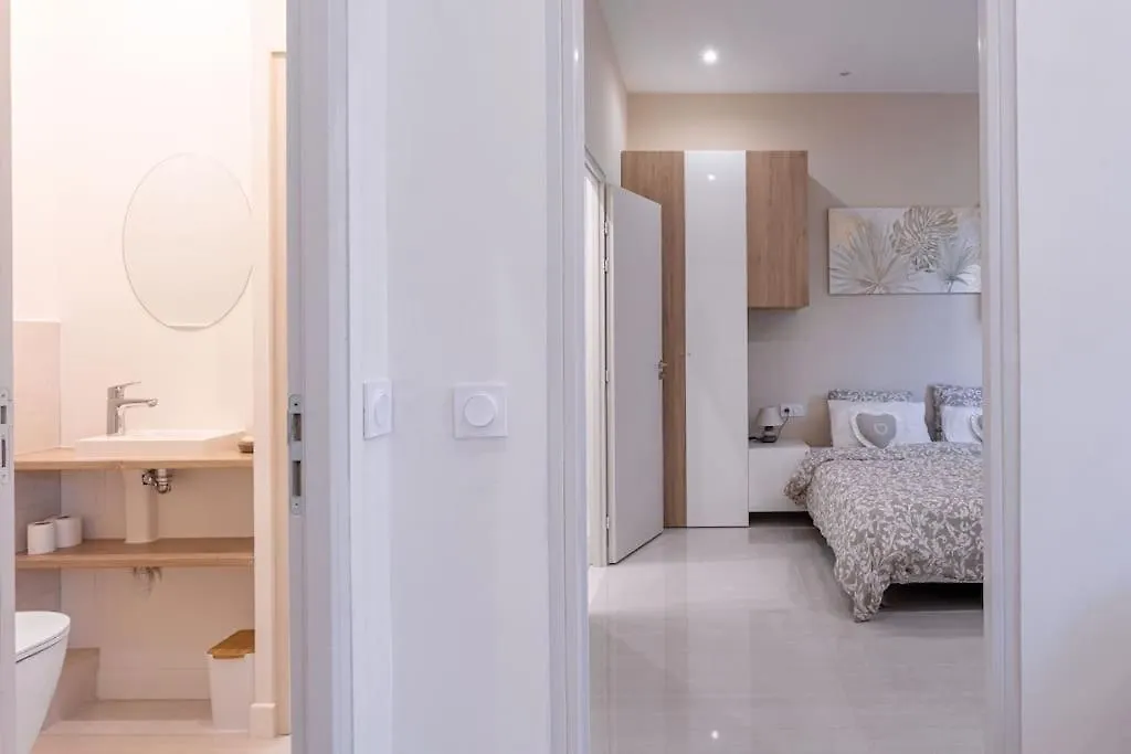 Apartment Luxury Apt With Large Terrace On Famous Rue D'Antibes! - Pasteur Apt By Halldis Cannes